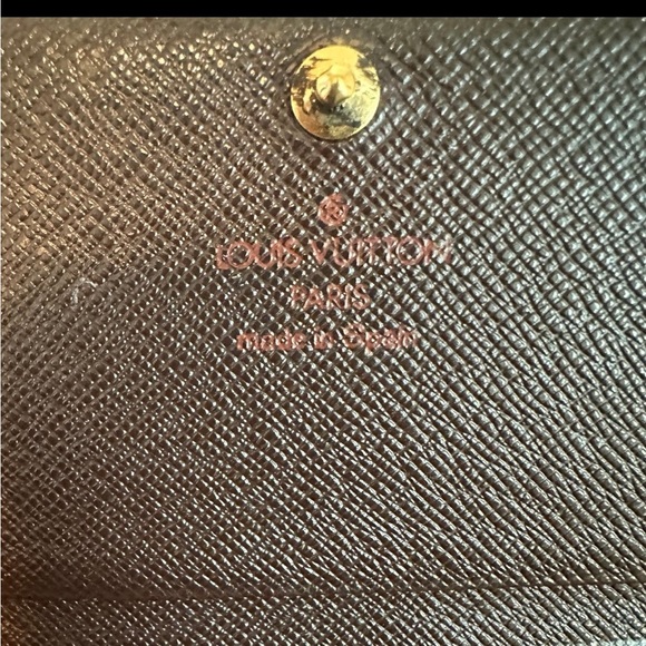 LOUIS VUITTON
Damier Porte Monnaie Billets Tresor Bifold Wallet Pre-loved 💕 - Picture 6 of 12